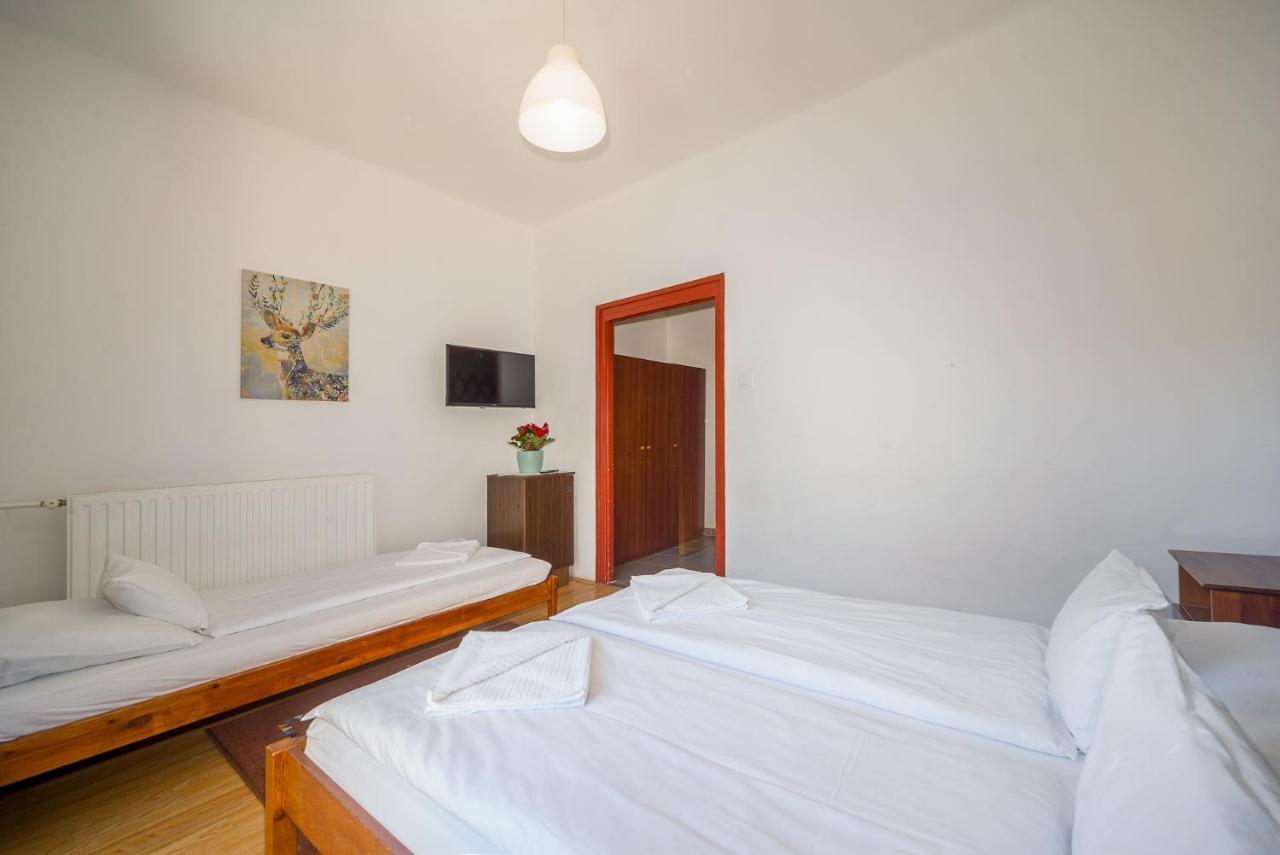 Lipicai Hotel Es Etterem Сильвашварад Экстерьер фото