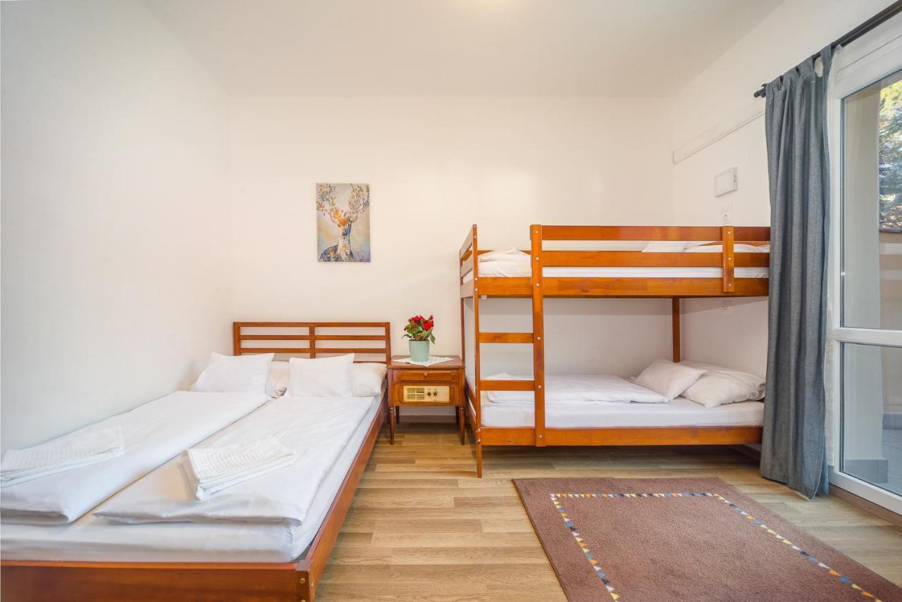 Lipicai Hotel Es Etterem Сильвашварад Экстерьер фото
