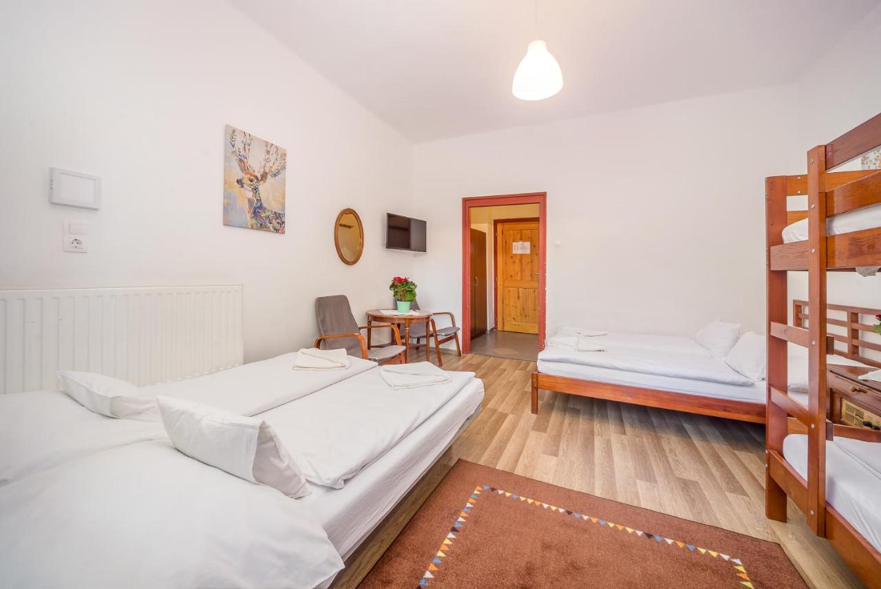 Lipicai Hotel Es Etterem Сильвашварад Экстерьер фото