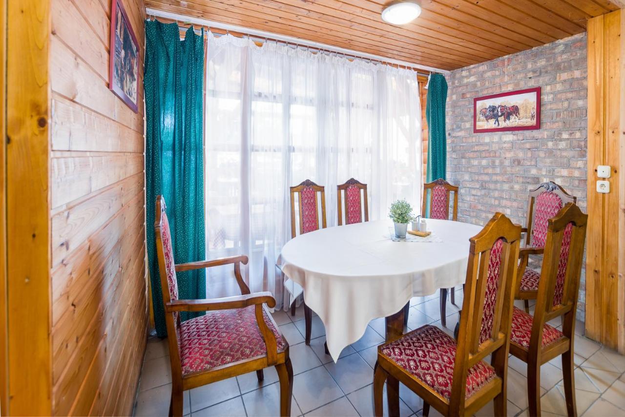 Lipicai Hotel Es Etterem Сильвашварад Экстерьер фото