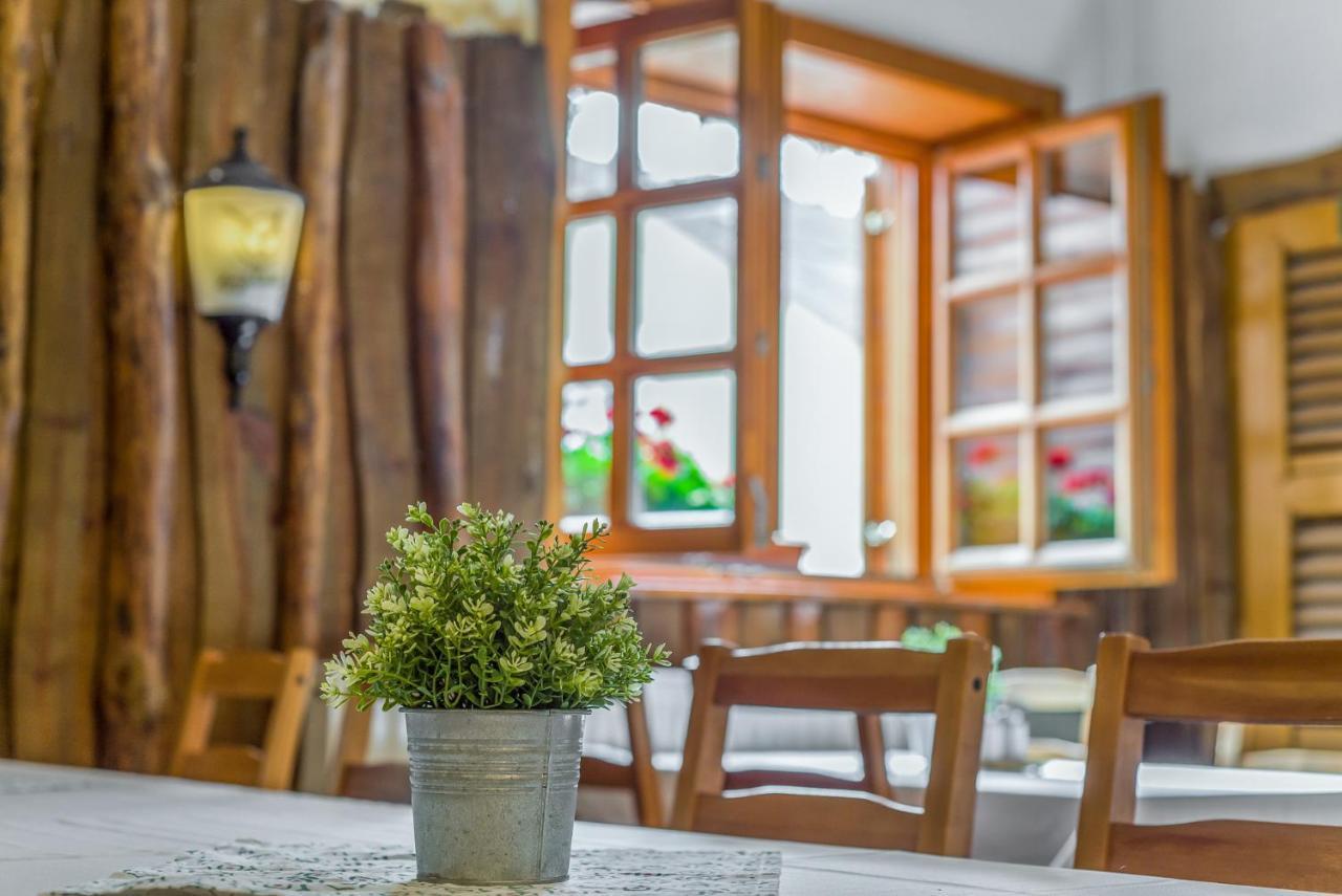 Lipicai Hotel Es Etterem Сильвашварад Экстерьер фото