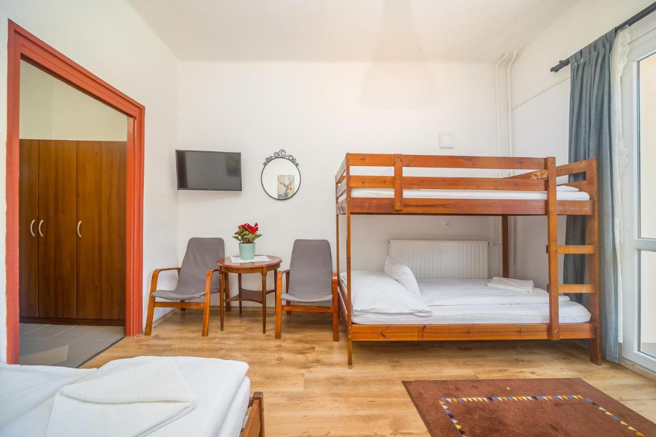 Lipicai Hotel Es Etterem Сильвашварад Экстерьер фото