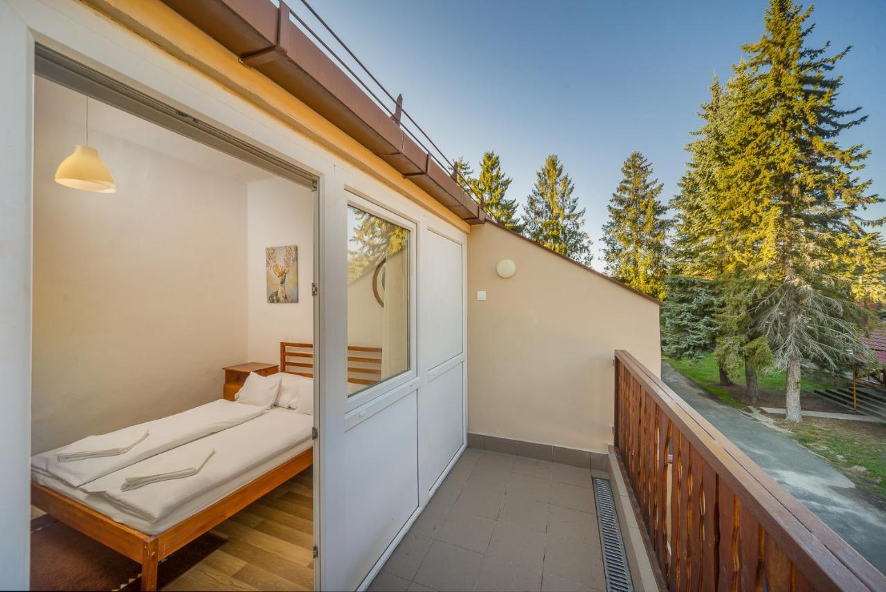 Lipicai Hotel Es Etterem Сильвашварад Экстерьер фото