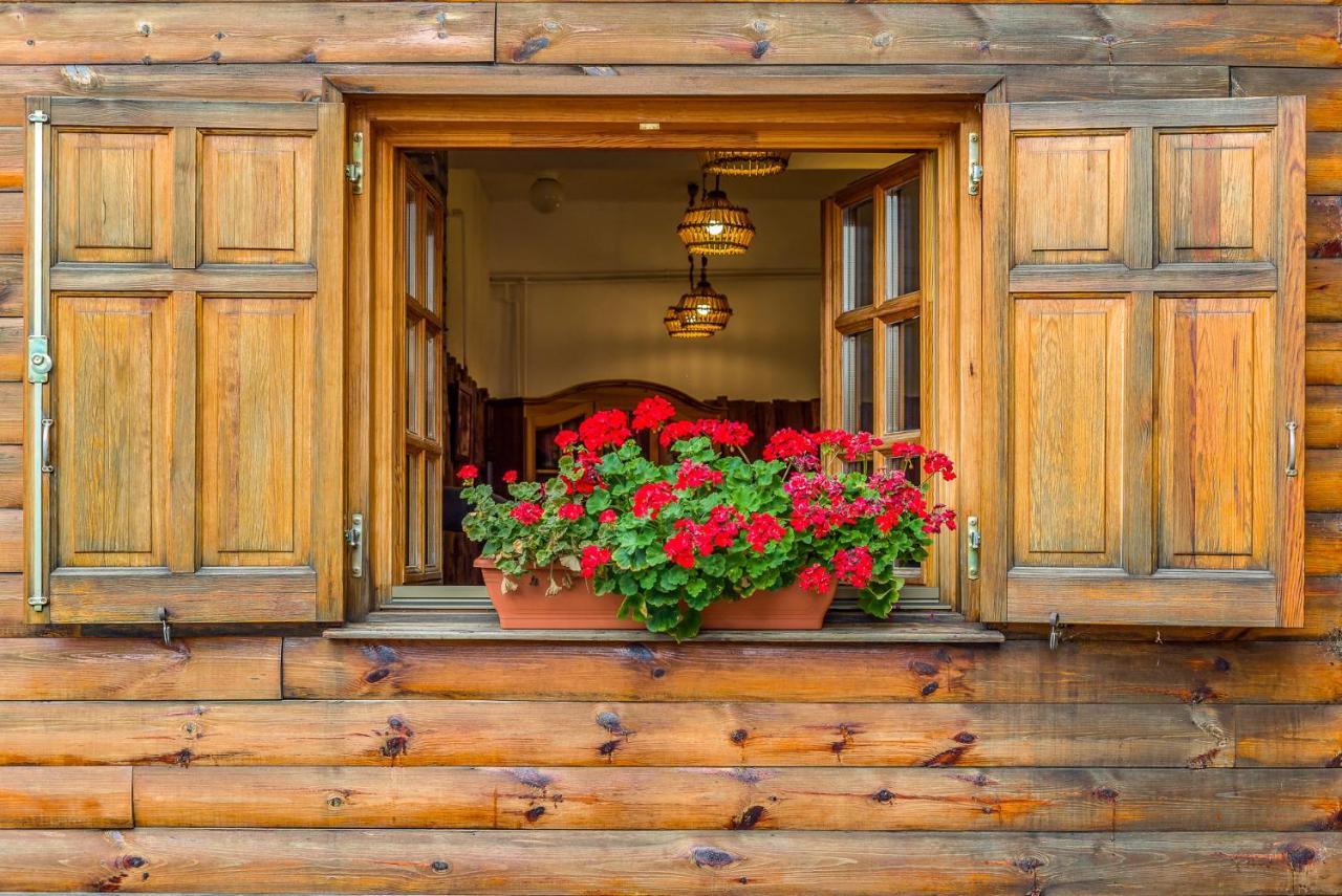 Lipicai Hotel Es Etterem Сильвашварад Экстерьер фото