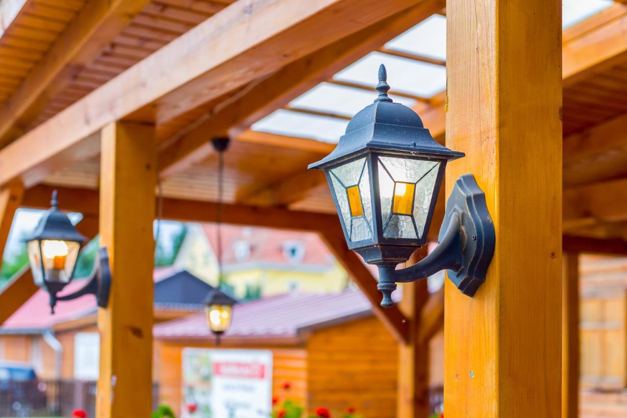 Lipicai Hotel Es Etterem Сильвашварад Экстерьер фото
